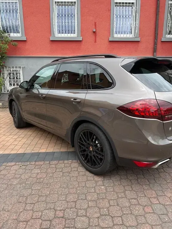 Gebraucht Porsche Cayenne 245 PS (180 kW) 2013 Braun SUV