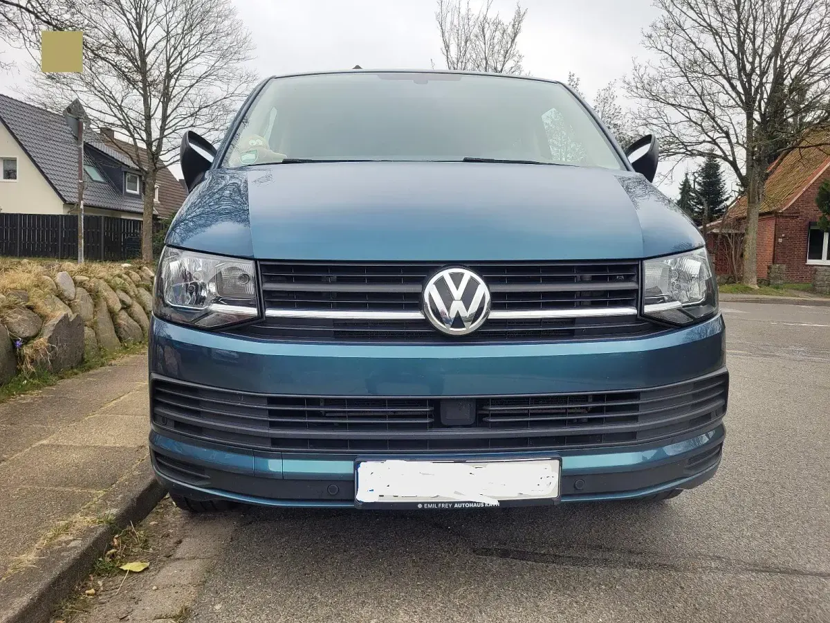 Gebraucht VW Multivan 150 PS (110 kW) 2019 Grün Van / Kleinbus