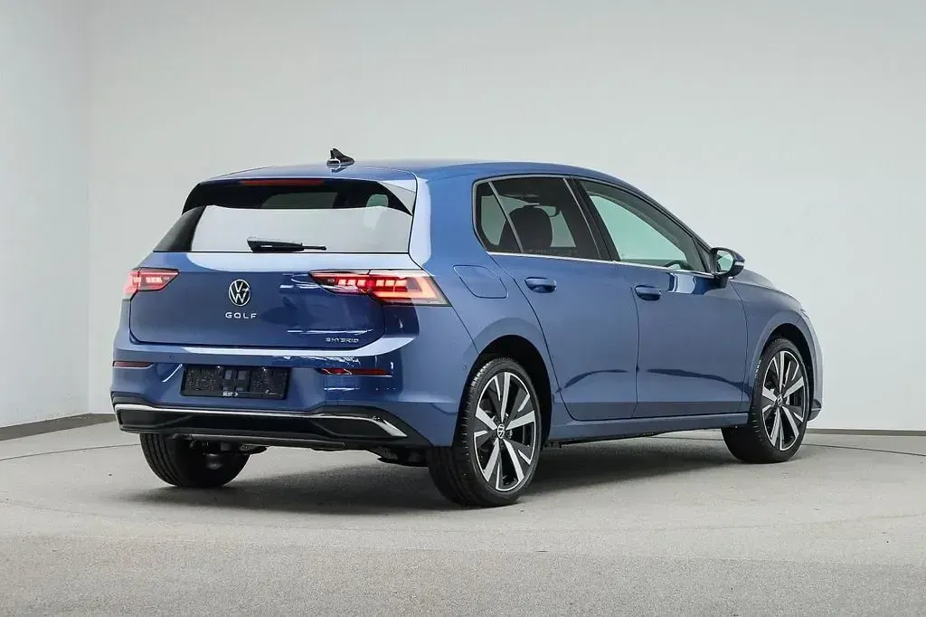 Ny VW Golf VIII Style 204 HK (150 kW) 2026 Blå Sedan