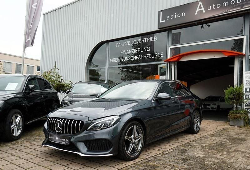 Grau Gebraucht 2015 Mercedes C400 AMG line Limousine | 29.900 € (Etwas zu teuer) - Bild 1/4