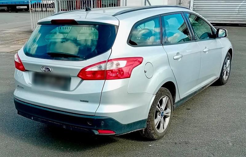 Gebraucht Ford Focus 116 PS (85 kW) 2013 Silber Kombi