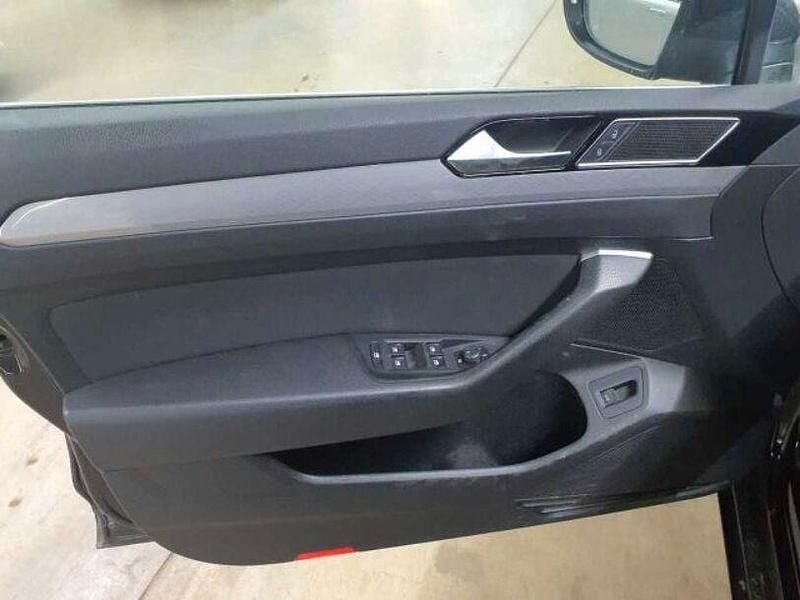 Gebraucht VW Passat Business 200 PS (147 kW) 2021 Deep black perleffekt Kombi