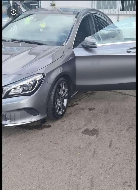 Gebraucht Mercedes CLA180 Urban 122 PS (89 kW) 2018 Grau Limousine