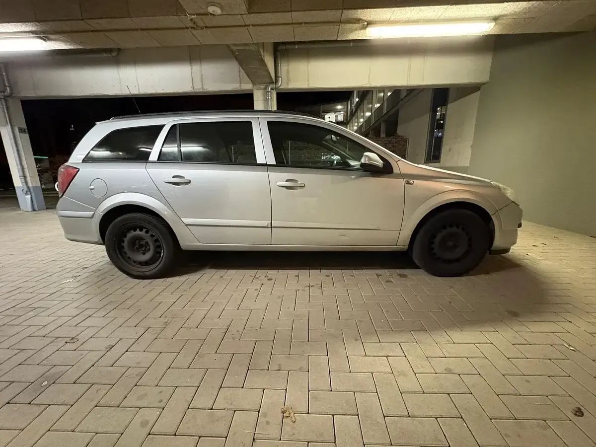 Begagnad Opel Astra 2006 Kombi