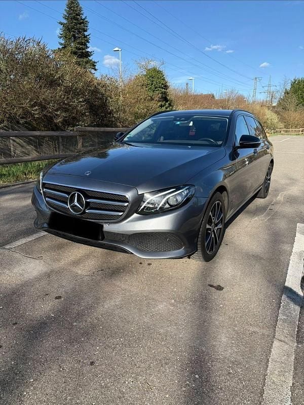 Gebraucht Mercedes E220 194 PS (142 kW) 2017 Grau Limousine