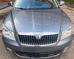 Grau Gebraucht 2013 Skoda Octavia Best of Kombi | 6.800 € (Fairer Preis) - Bild 1/4