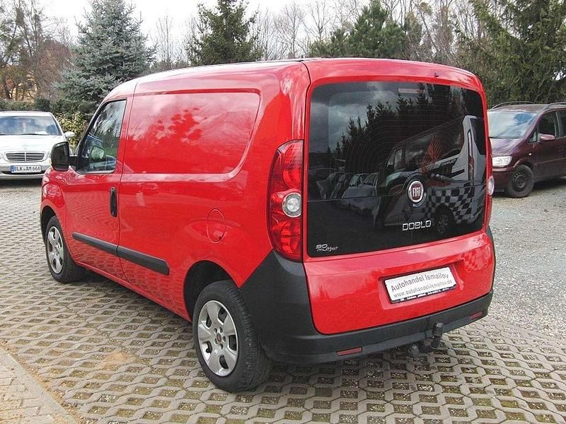 Gebraucht Fiat Doblò 90 PS (66 kW) 2013 Rot Van / Kleinbus