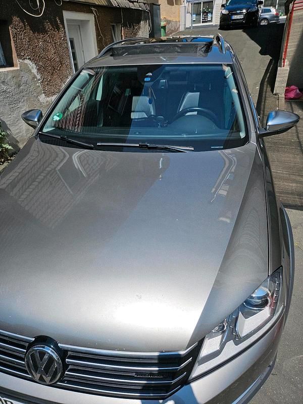 Grau Gebraucht 2013 VW Passat Alltrack Kombi | 13.000 € (Fairer Preis) - Bild 1/4