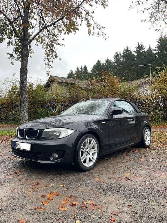 Gebraucht BMW 118 Cabriolet 143 PS (105 kW) 2012 Schwarz Cabrio