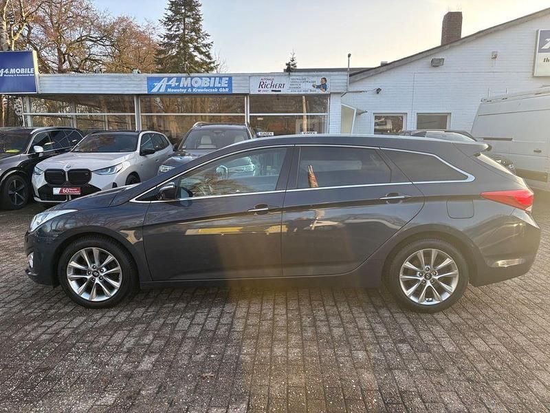 Gebraucht Hyundai i40 136 PS (100 kW) 2014 Blau Kombi