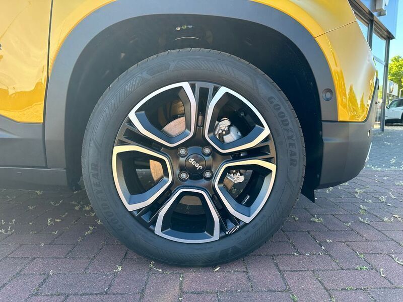 Gebraucht Jeep Avenger EV Summit 114 kW (156 PS) 2023 Gelb SUV