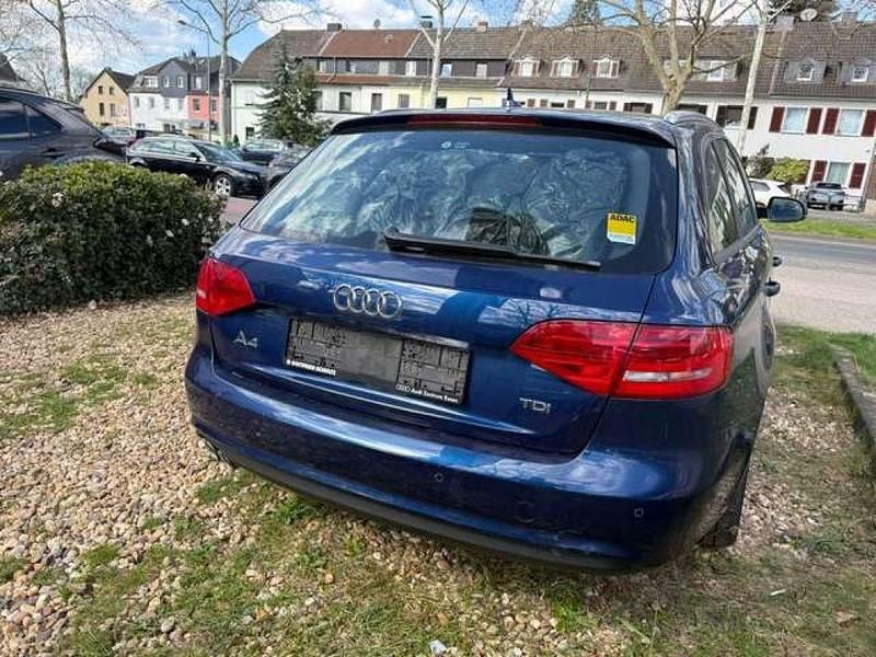 Gebraucht Audi A4 150 PS (110 kW) 2015 Blau (metallic) Kombi