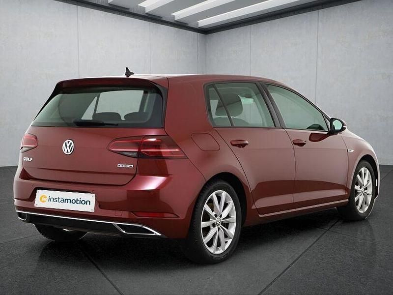 Gebraucht VW Golf VII 131 PS (96 kW) 2019 Rot Kleinwagen