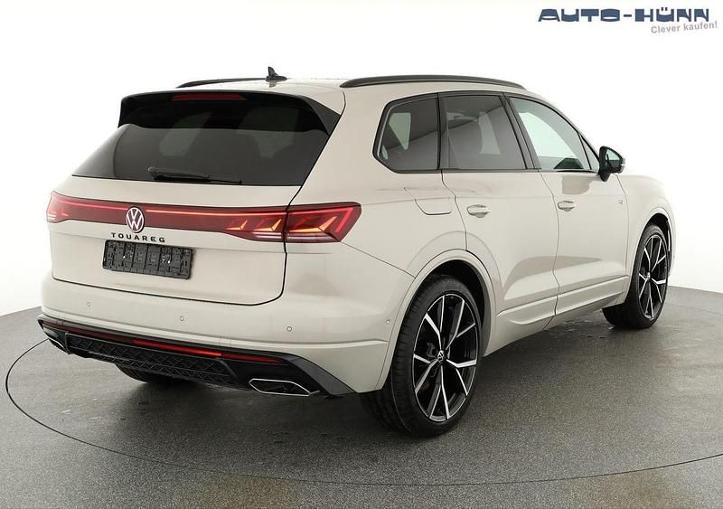Gebraucht VW Touareg R-line 286 PS (210 kW) 2024 Sechura beige metall SUV