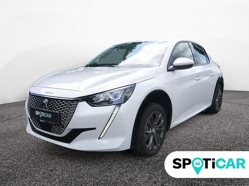Weiss Gebraucht 2021 Peugeot e-208 Allure Kleinwagen | 16.990 € (Fairer Preis) - Bild 1/4