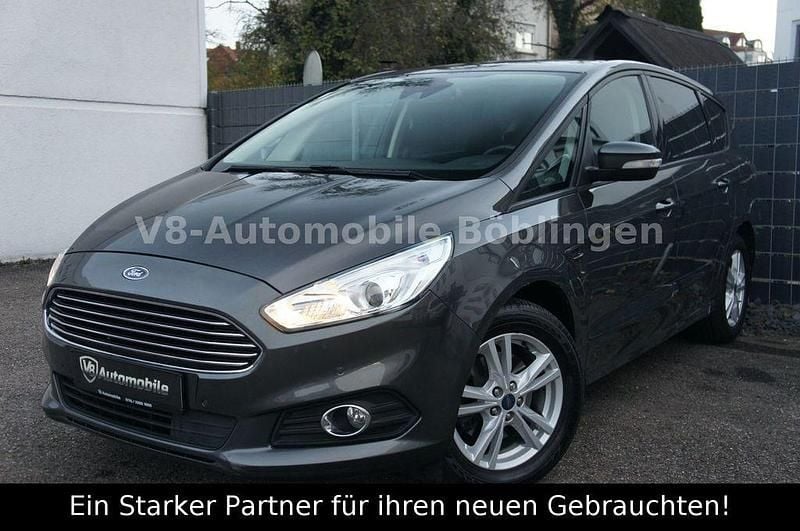 Grau Gebraucht 2018 Ford S-MAX Business Edition Van / Kleinbus | 17.990 € (Etwas zu teuer) - Bild 1/4