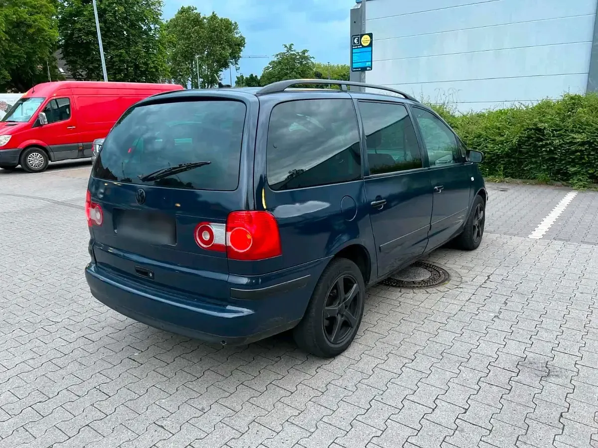 Gebraucht VW Sharan 131 PS (96 kW) 2002 Schwarz Van / Kleinbus