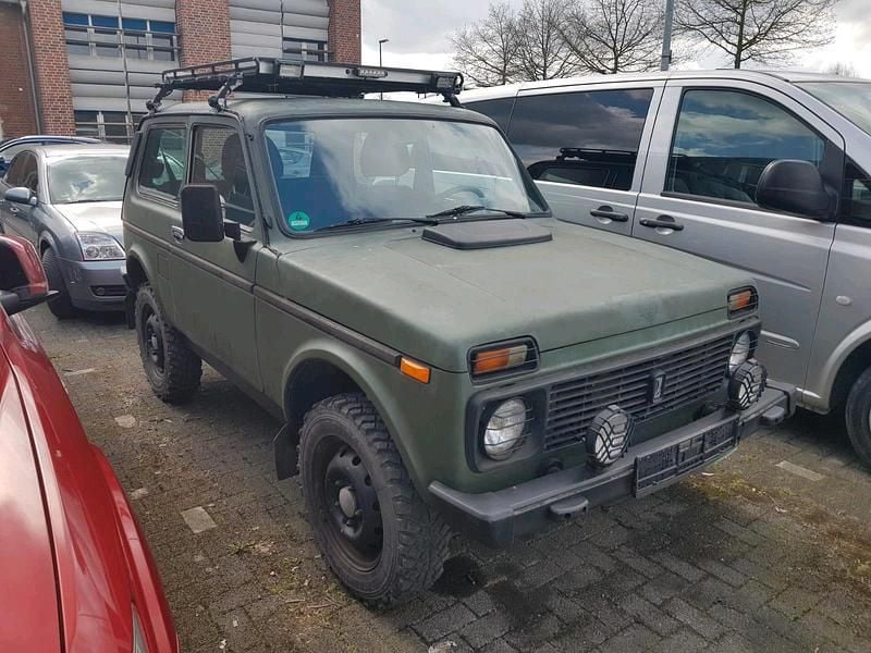 Gebraucht Lada niva 82 PS (60 kW) 2009 SUV