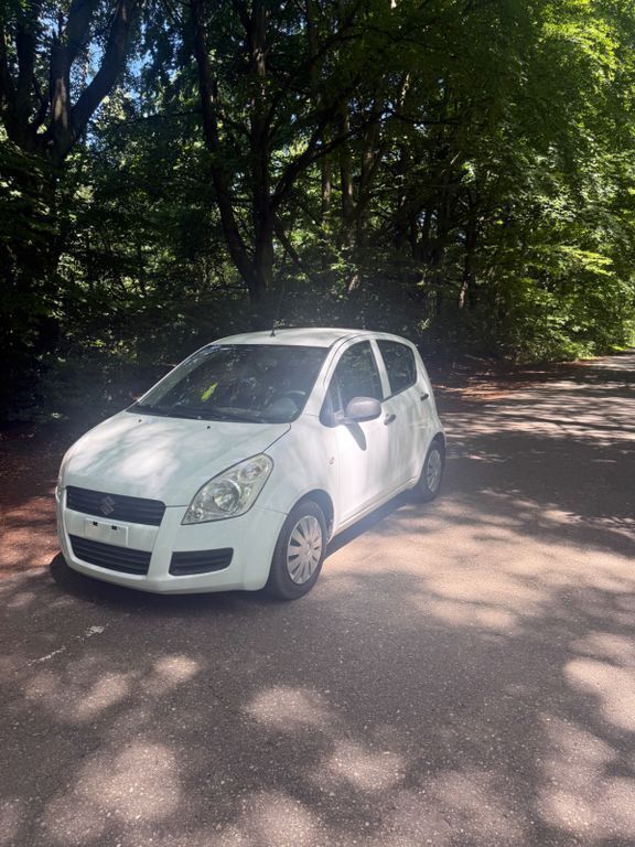 Weiß Gebraucht 2011 Suzuki Splash Club Kleinwagen | 4.350 € (Etwas zu teuer) - Bild 1/4