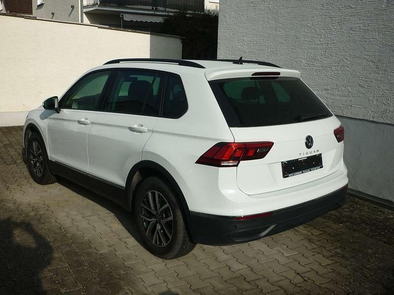 Gebraucht VW Tiguan 150 PS (110 kW) 2022 Weiß SUV