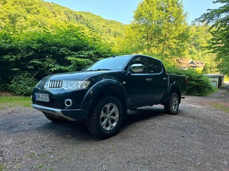 Schwarz Gebraucht 2012 Mitsubishi L200 Abholung | 7.600 € (Fairer Preis) - Bild 1/4