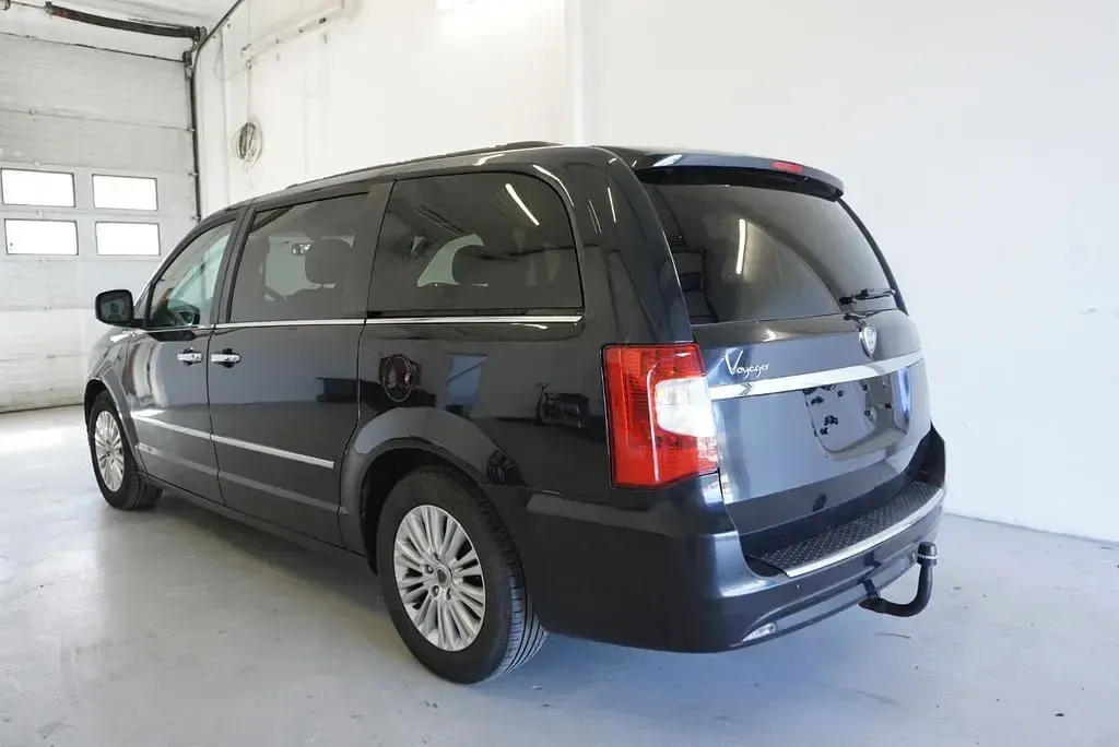 Gebraucht Lancia Voyager 283 PS (208 kW) 2012 Schwarz Van / Kleinbus