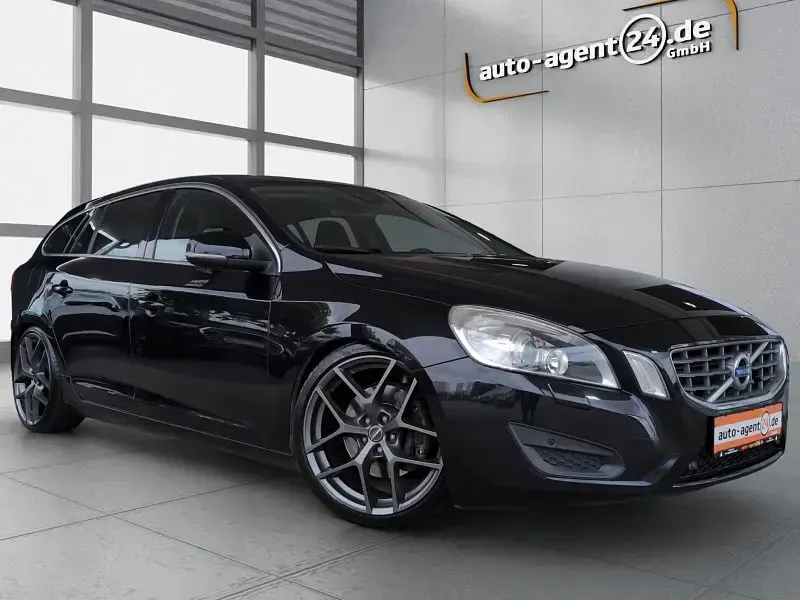 Gebraucht Volvo V60 Momentum 203 PS (149 kW) 2011 Kombi