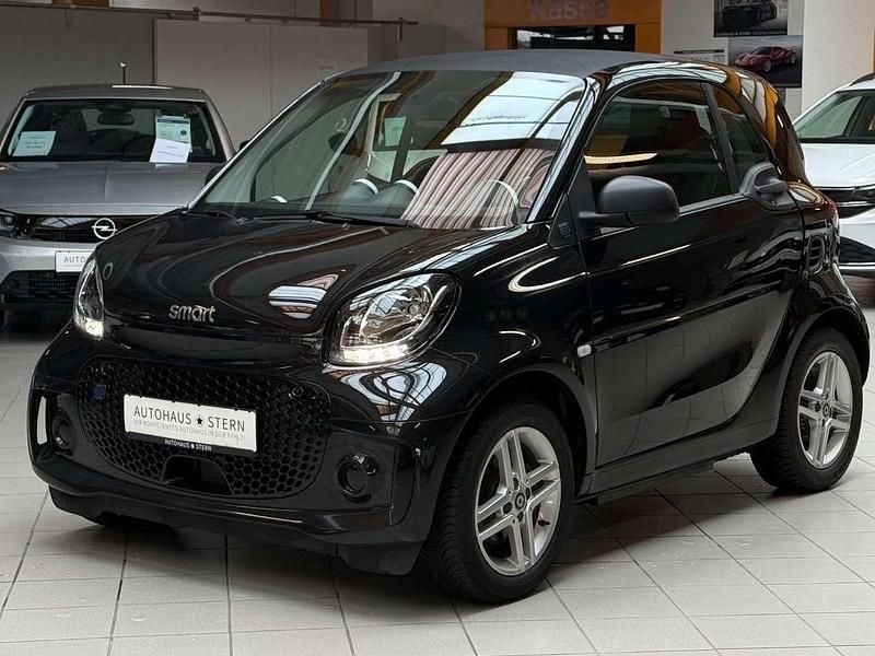 Schwarz Gebraucht 2020 Smart ForTwo Coupé Kleinwagen | 9.490 € (Etwas zu teuer) - Bild 1/4