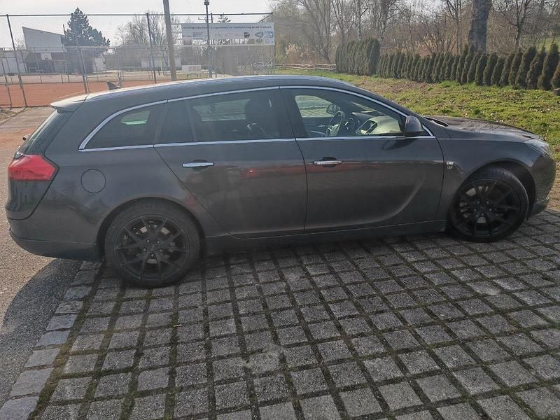 Gebraucht Opel Insignia 260 PS (191 kW) 2012 Grau Kombi