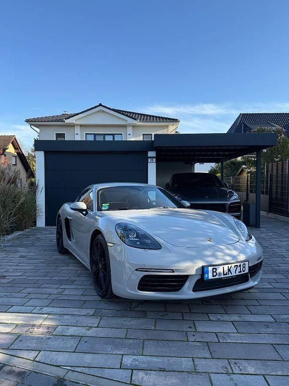 Grau Gebraucht 2020 Porsche 718 Cayman Coupé | 46.999 € - Bild 1/4