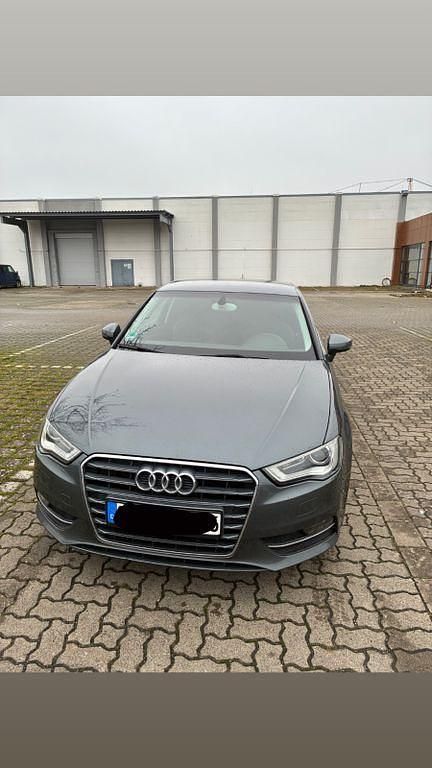 Grau Gebraucht 2013 Audi A3 Ambition Limousine | 8.299 € (Guter Preis) - Bild 1/4