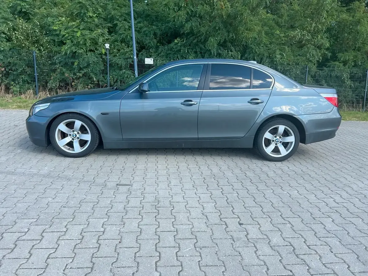 Gebraucht BMW 523 177 PS (130 kW) 2005 Andere farben Limousine