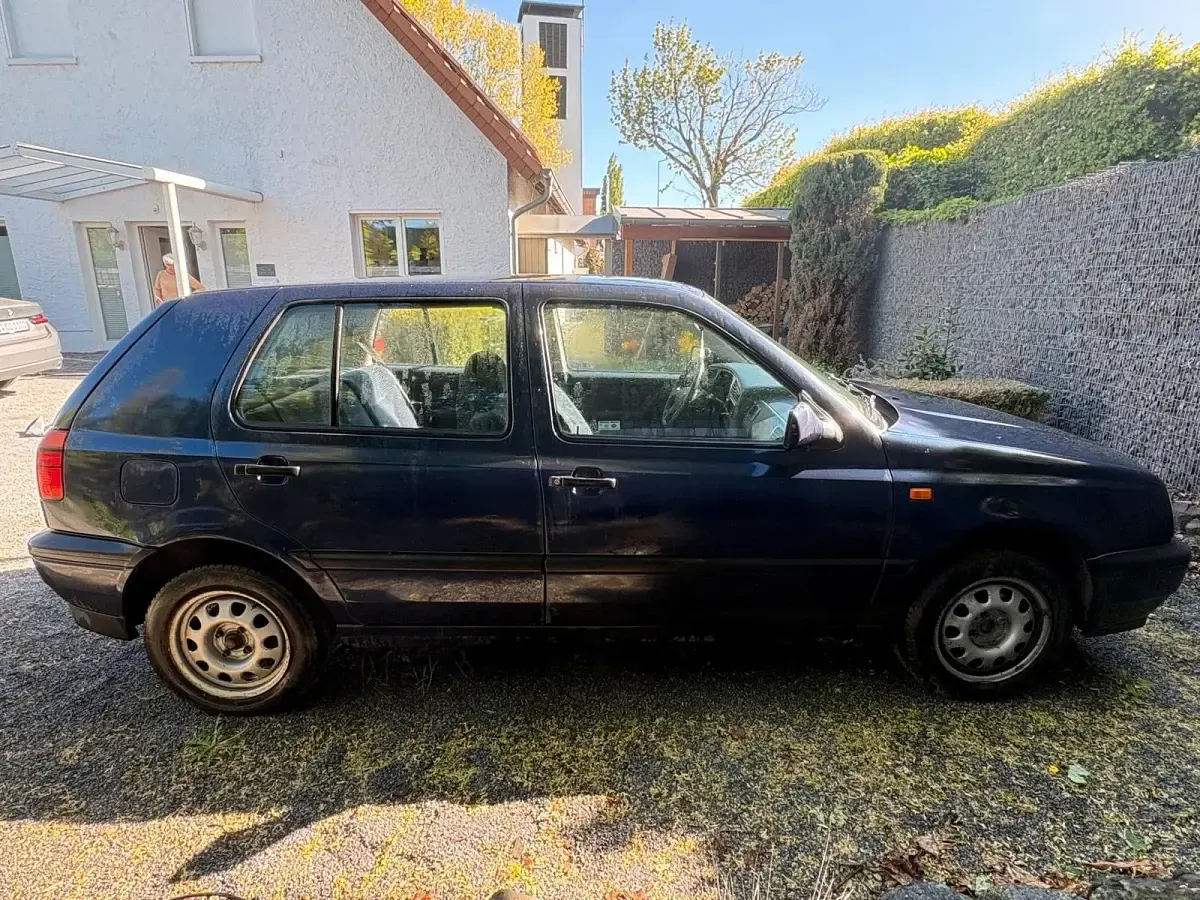 Brugt VW Golf III 90 HK (66 kW) 1992 Blå Hatchback
