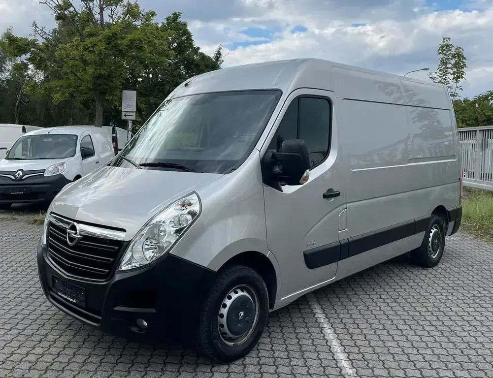 Gebraucht Opel Movano 131 PS (96 kW) 2019 Silber Van / Kleinbus