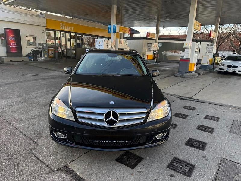 Schwarz Gebraucht 2010 Mercedes C180 Kombi | 6.600 € (Fairer Preis) - Bild 1/4