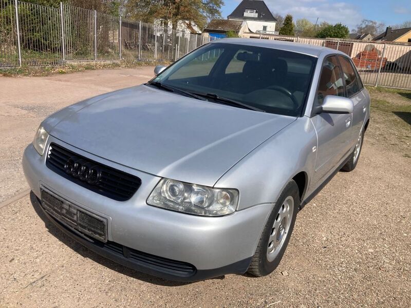 Violet Gebraucht 2002 Audi A3 Ambiente Limousine | 1.899 € (Fairer Preis) - Bild 1/4