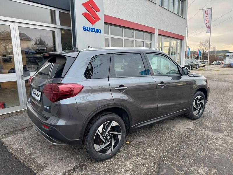 Neu Suzuki Vitara Comfort+ 110 PS (80 kW) 2026 Grau SUV
