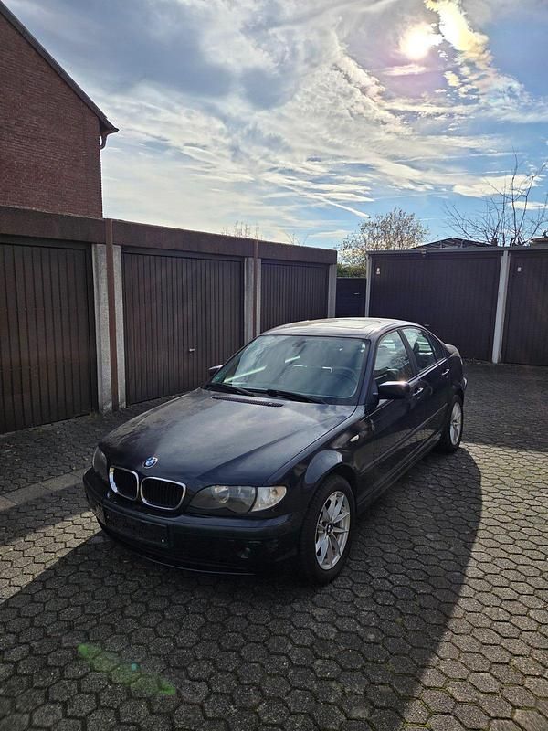 Blau Gebraucht 2003 BMW 316 Basis Limousine | 1.550 € (Guter Preis) - Bild 1/4