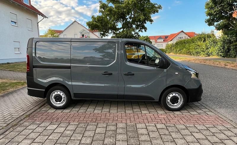 Grau Gebraucht 2021 Renault Trafic Van | 12.700 € (Superpreis) - Bild 1/4