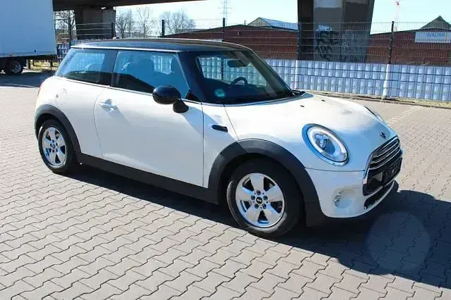 Używany Mini Cooper 136 KM (100 kW) 2015 Biały Hatchback