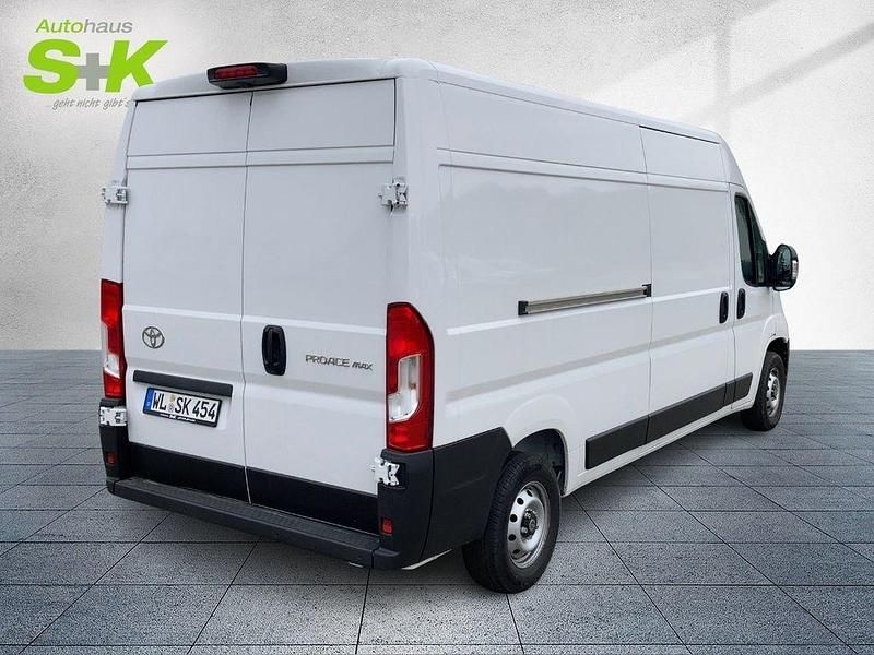 Gebraucht Toyota Proace 141 PS (103 kW) 2024 Ice white (weiß) Van / Kleinbus