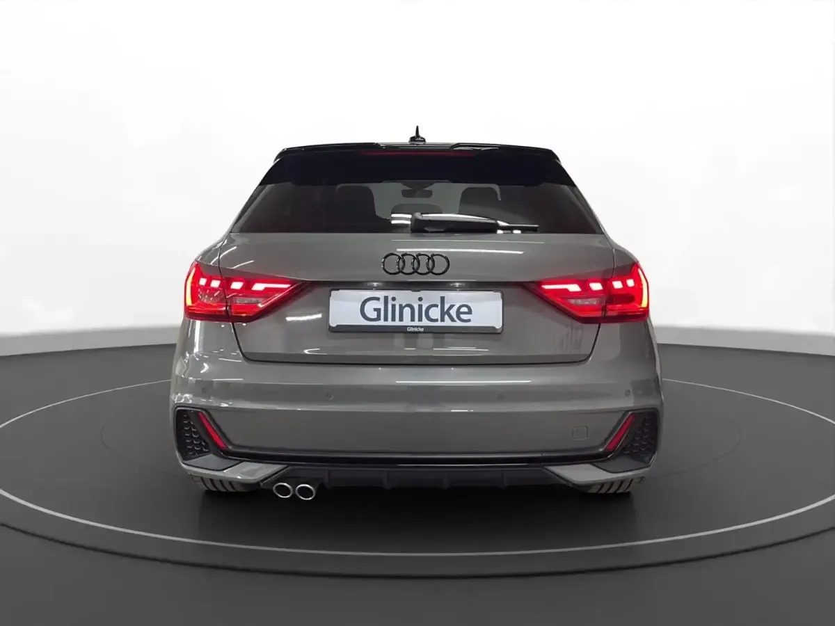 Gebraucht Audi A1 Sportback S-Line 207 PS (152 kW) 2023 Chronosgrau metallic Kleinwagen