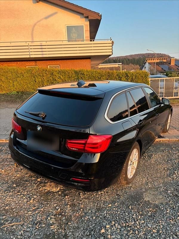 Gebraucht BMW 318 Advantage 150 PS (110 kW) 2017 Schwarz Kombi