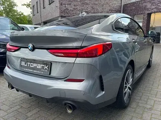 Gebraucht BMW 220 M Sport 190 PS (139 kW) 2023 Skyscraper grau (metallic) Coupé
