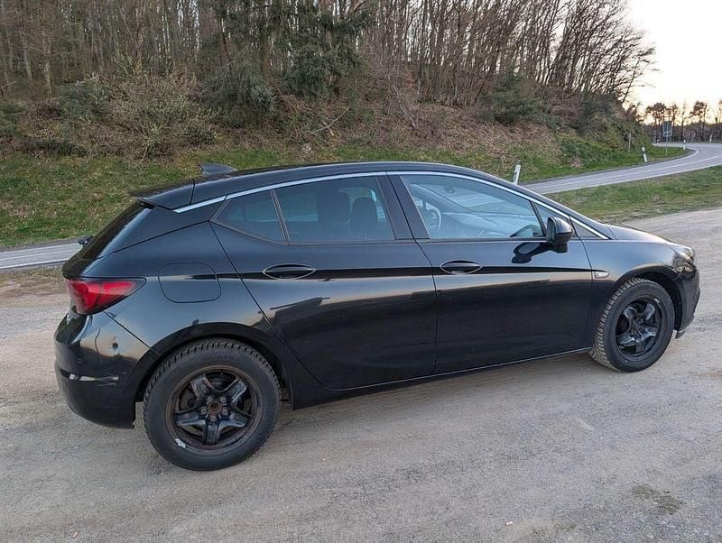 Gebraucht Opel Astra Dynamic 150 PS (110 kW) 2016 Schwarz Limousine