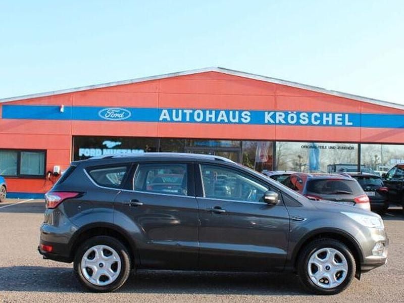 Gebraucht Ford Kuga Cool & Connect 150 PS (110 kW) 2017 Grau SUV