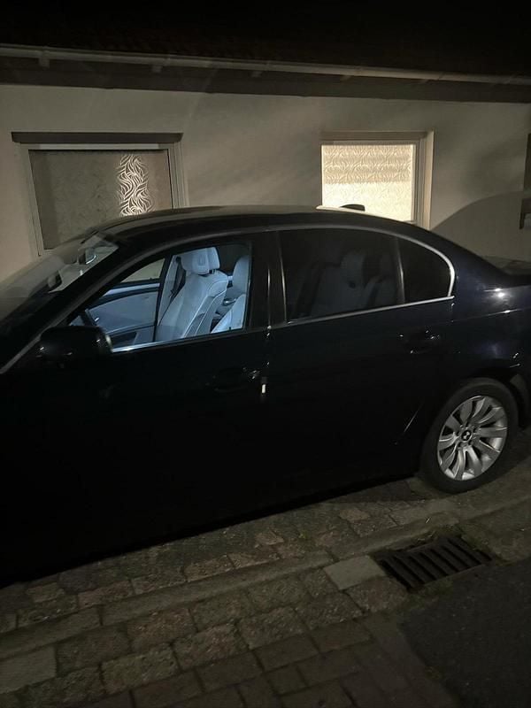 Gebraucht BMW 520 179 PS (131 kW) 2009 Blau Limousine