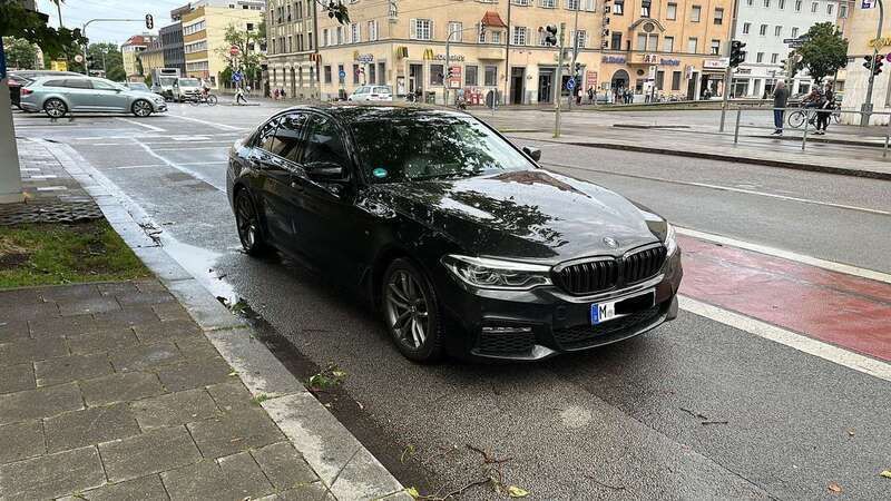 Schwarz Gebraucht 2018 BMW 525 Shadowline Limousine | 29.000 € (Teuer) - Bild 1/3