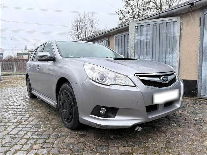 Gebraucht Subaru Legacy 150 PS (110 kW) 2010 Silber Kombi