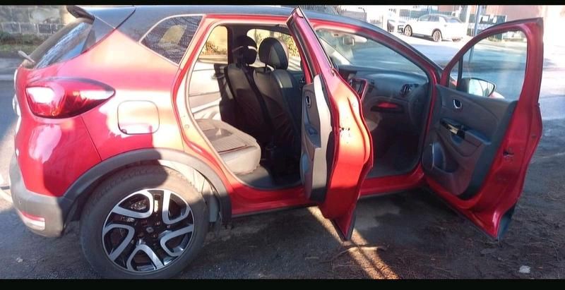 Gebraucht Renault Captur 90 PS (66 kW) 2016 Rot SUV